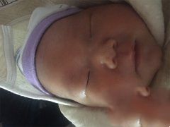 新生儿降临为万小姐重新带来笑容